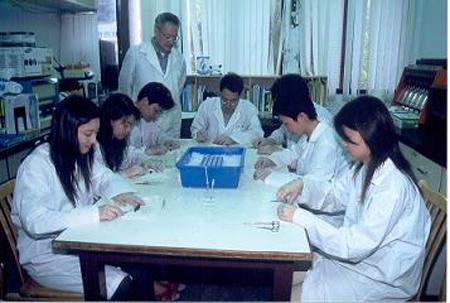 2000 (4).jpg - 實驗室-魚體解剖 [Laboratory]-4