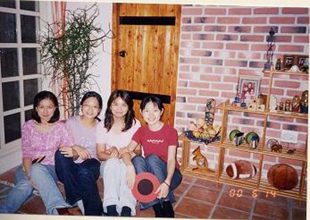 2000 (12).jpg - Jun 14, 2000 迎新送舊活動(老師家中聚餐) [Lab newcomer welcome party (Prof. Shiau's house)]-4