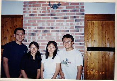 2000 (15).jpg - Jun 14, 2000 迎新送舊活動(老師家中聚餐) [Lab newcomer welcome party (Prof. Shiau's house)]-7
