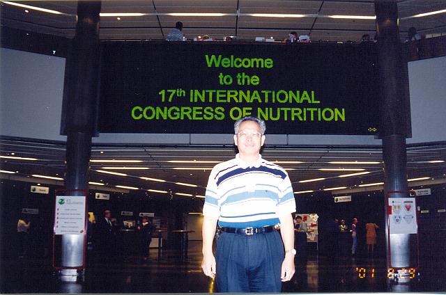 掃描0027.jpg - Aug 23-Sep 2, 2001 第17屆國際營養大會(17th International Congress of Nutrition, 17th ICN) (奧地利 維也納) [17th International Congress of Nutrition, 17th ICN (Vienna, Republic of Austria)]-1