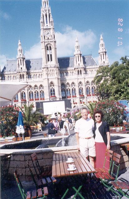 37jpg.jpg - Aug 23-Sep 2, 2001 第17屆國際營養大會(17th ICN) (奧地利 維也納) [17th ICN (Vienna, Republic of Austria)]-14