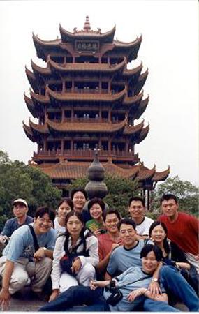 2001 (22).jpg - Sep 16-24, 2001 第4屆世界華人魚蝦營養學術研討會(4th SWCSNFFS)會後旅遊((武漢黃鶴樓)(中國大陸，湖北武漢) [Trip to Wuhan, Hubei, China]-13