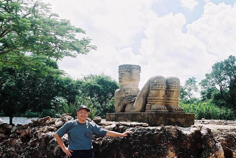 F1040014.JPG.JPG - Aug 28-Sep 9, 2002 墨西哥Cancun (Chichen Itza 瑪雅文化) (WAS Board Meeting & AguaMar Conference)-29