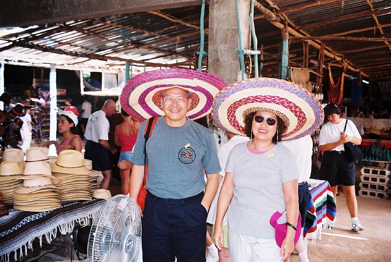 F1040016.JPG.JPG - Aug 28-Sep 9, 2002 墨西哥Cancun (Chichen Itza 瑪雅文化) (WAS Board Meeting & AguaMar Conference)-30