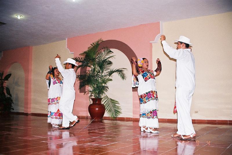 F1040024.JPG.JPG - Aug 28-Sep 9, 2002 墨西哥Cancun (Chichen Itza 瑪雅文化) (WAS Board Meeting & AguaMar Conference)-31