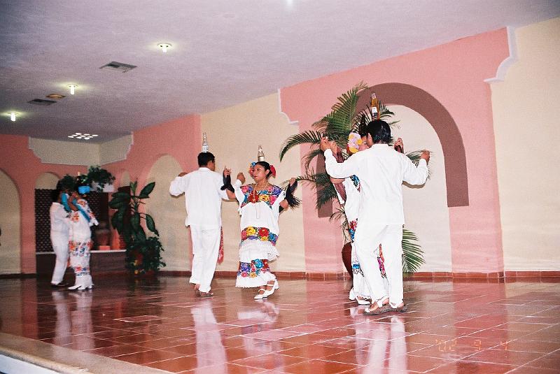F1040025.JPG.JPG - Aug 28-Sep 9, 2002 墨西哥Cancun (Chichen Itza 瑪雅文化) (WAS Board Meeting & AguaMar Conference)-32