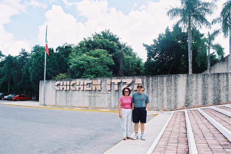 F1040026.JPG.JPG - Aug 28-Sep 9, 2002 墨西哥Cancun (Chichen Itza 瑪雅文化) (WAS Board Meeting & AguaMar Conference)-27