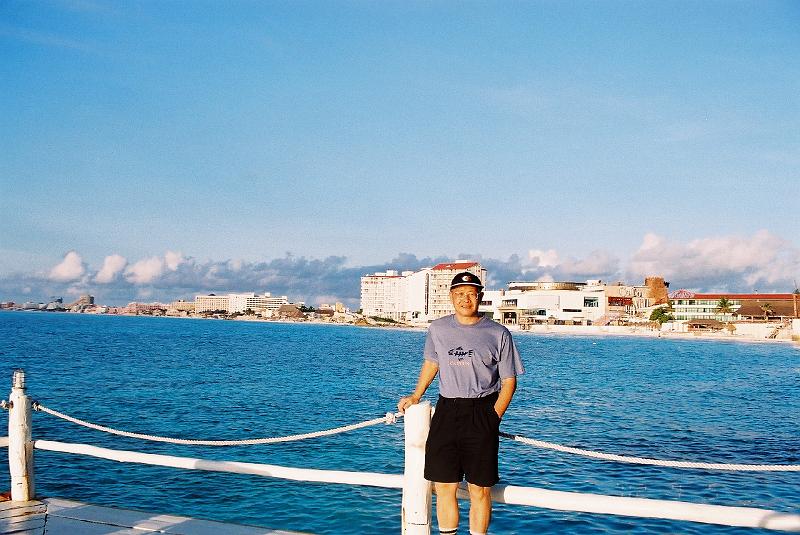 F1060001.JPG.JPG - Aug 28-Sep 9, 2002 墨西哥坎昆(Cancun) (WAS Board Meeting & AguaMar Conference)-11