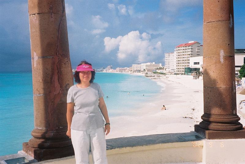 F1110021.JPG.JPG - Aug 28-Sep 9, 2002 墨西哥坎昆(Cancun) (WAS Board Meeting & AguaMar Conference)-26