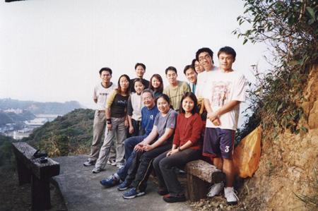 2002 (32).jpg - Jan 10, 2002 老師生日慶生會(征服槓子寮砲台) [Birthday Party for Prof. Shi-Yen Shiau]-2