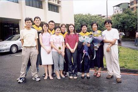 2002 (13).jpg - May 22, 2002 畢業典禮 [Graduation]-7