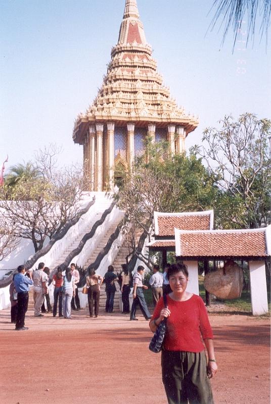 41.jpg - November 15-23, 2003  泰國 曼谷 (DSM-Roche, 9th Aquaculture Conference Asia Pacific)-11