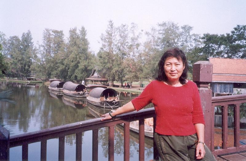 48.jpg - November 15-23, 2003  泰國 曼谷 (DSM-Roche, 9th Aquaculture Conference Asia Pacific)-16