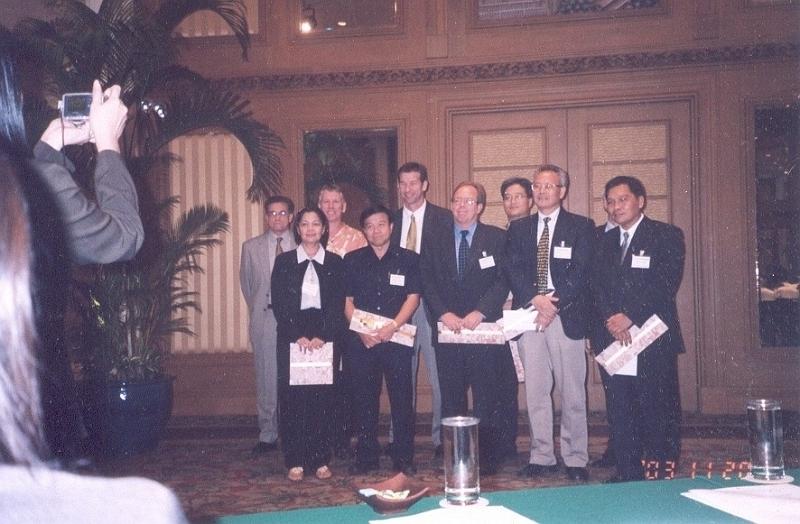 65.jpg - November 15-23, 2003  泰國 曼谷 (DSM-Roche, 9th Aquaculture Conference Asia Pacific)-7