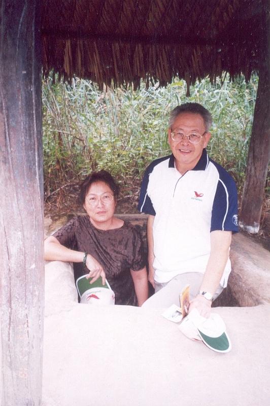 23.jpg - November 15-23, 2003  越南胡志明市 (統一(越南)公司演講訪問)-14