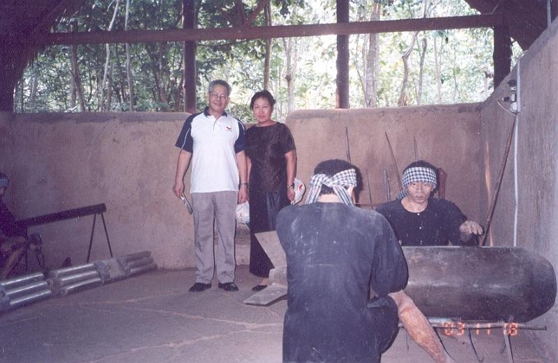 24.jpg - November 15-23, 2003  越南胡志明市 (統一(越南)公司演講訪問)-15