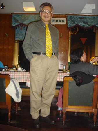 2005 (6).jpg - Jan 10, 2005 老師慶生會(基隆 橡屋餐廳) [Birthday Party for Prof. Shi-Yen Shiau]-2