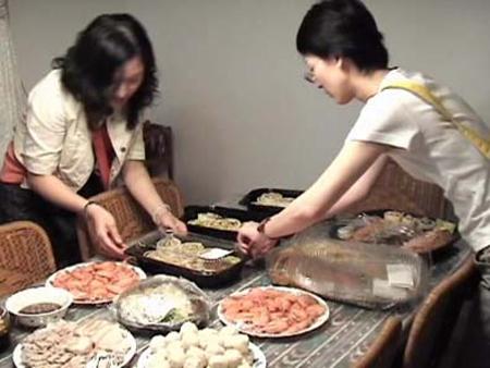 2006 (47).jpg - Aug 20, 2006 靜宜食營系基隆遊(老師家) [F&N faculty of Providence Univ. visit Prof. Shi-Yen Shiau's house (Keelung)]-6