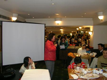 2006 (11).jpg - Jan 7, 2006 老師慶生會(凱薩餐廳) [Birthday Party for Prof. Shi-Yen Shiau]-9