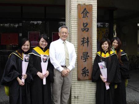 2006 (15).jpg - Jun 10, 2006 畢業典禮 [Graduation]-2