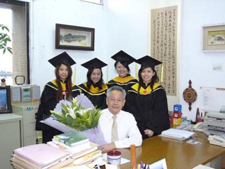 2006 (18).jpg - Jun 10, 2006 畢業典禮 [Graduation]-5