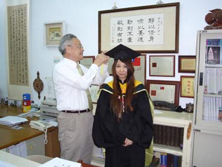 2006 (20).jpg - Jun 10, 2006 畢業典禮 [Graduation]-7