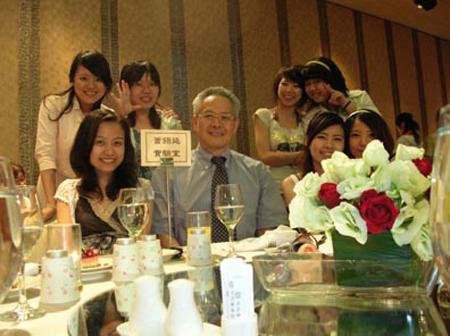2006 (26).jpg - Jun 16, 2006 謝師宴 [Teacher appreciation party]-3