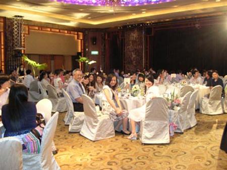 2006 (27).jpg - Jun 16, 2006 謝師宴 [Teacher appreciation party]-4
