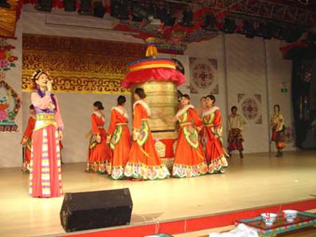 2006 (98).jpg - Sep 13~21, 2006 中科院水生所演講後四川九寨溝行(中國大陸，四川) [Trip to JiuZhaiGou, Sichuan, China]-21