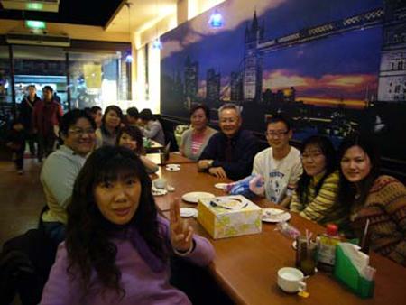 2007 (10).jpg - Jan 9, 2007 老師慶生會之我家牛排基隆店[Birthday party for Prof, Shi-Yen Shiau]-4