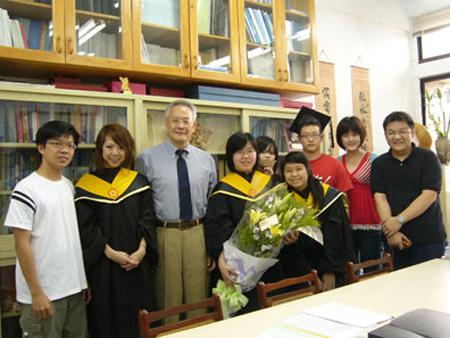 2007 (18).jpg - June 16, 2007 畢業典禮 [Graduation]-2