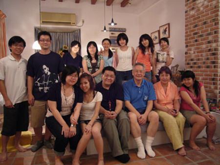 2007 (30).jpg - June 22, 2007 迎新送舊(老師家) [Lab newcomer welcome party]-6
