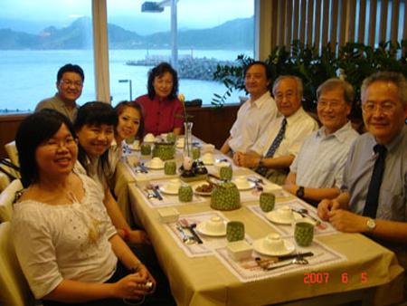 2007 (12).jpg - June 5, 2007 口試後晚宴 [Dinner after oral defense]-1