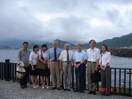 2007 (13).jpg - June 5, 2007 口試後晚宴 [Dinner after oral defense]-2