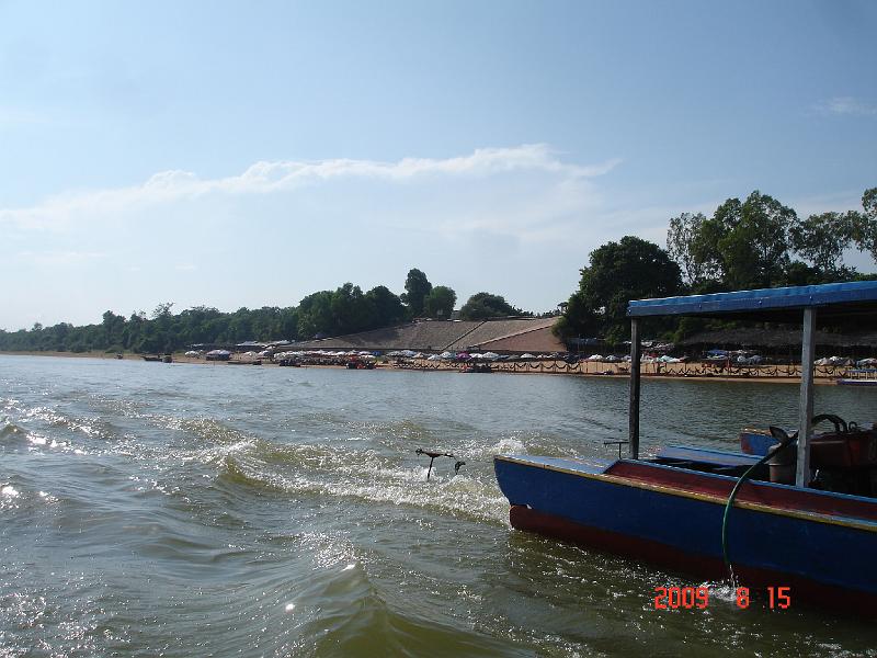 DSC08447.JPG - Aug 14-18, 2009 柬埔寨吳哥窟(游洞里薩湖) [Angkor Wat, Cambodia]-3