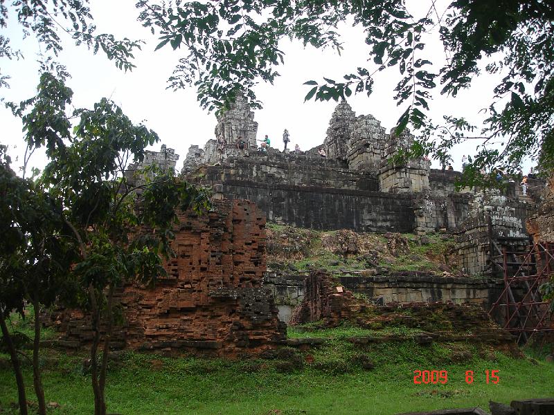 DSC08501.JPG - Aug 14-18, 2009 柬埔寨吳哥窟(小吳哥旁巴肯山) [Angkor Wat, Cambodia]-17