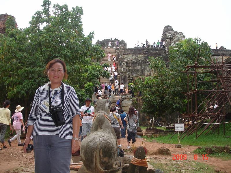 DSC08503.JPG - Aug 14-18, 2009 柬埔寨吳哥窟(小吳哥旁巴肯山) [Angkor Wat, Cambodia]-18