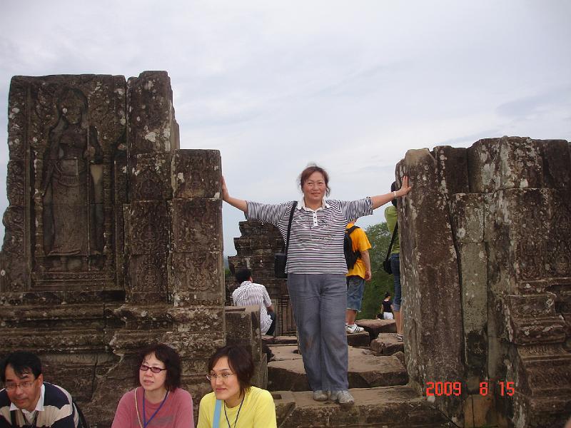 DSC08525.JPG - Aug 14-18, 2009 柬埔寨吳哥窟(小吳哥旁巴肯山) [Angkor Wat, Cambodia]-26