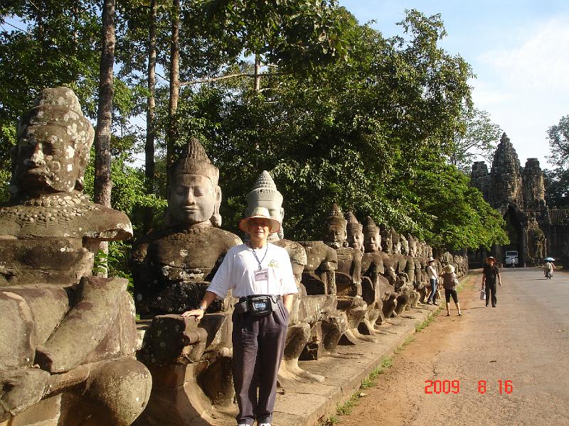 DSC08584.JPG - Aug 14-18, 2009 柬埔寨吳哥窟(參觀大、小吳哥) [Angkor Wat, Cambodia]-36
