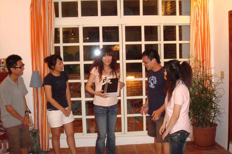 2009 (79).JPG - July 13, 2009 迎新送舊(老師家) [newcomer welcome party]-7