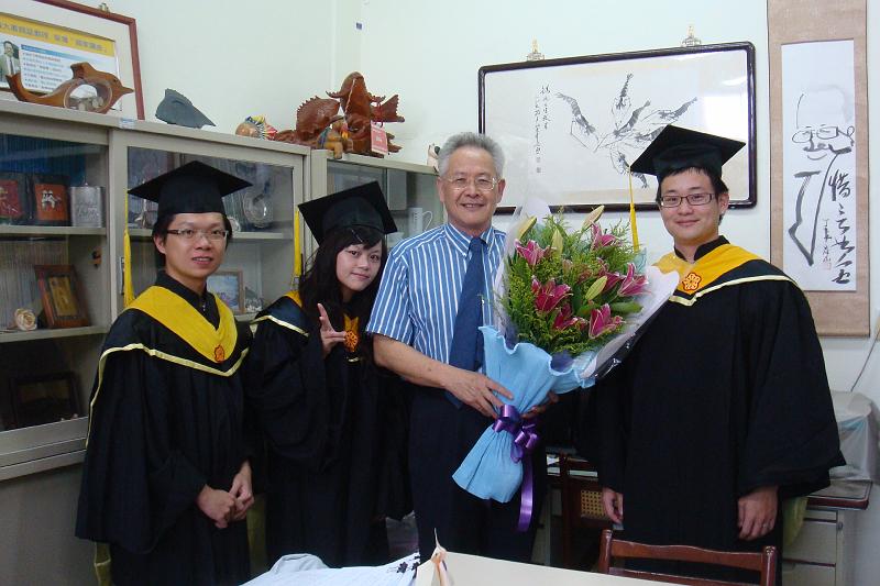 2009 (54).JPG - June 6, 2009 海洋大學畢業典禮  [Graduation (National Taiwan Ocean University)]-3