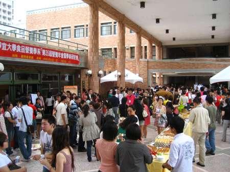 2009 (44).jpg - May ,2009 靜宜大學食品營養學系 (第三十五屆營養年會) [Annual Meeting of the Nutrition Society of Taiwan (Taichung, Providence University)]-1