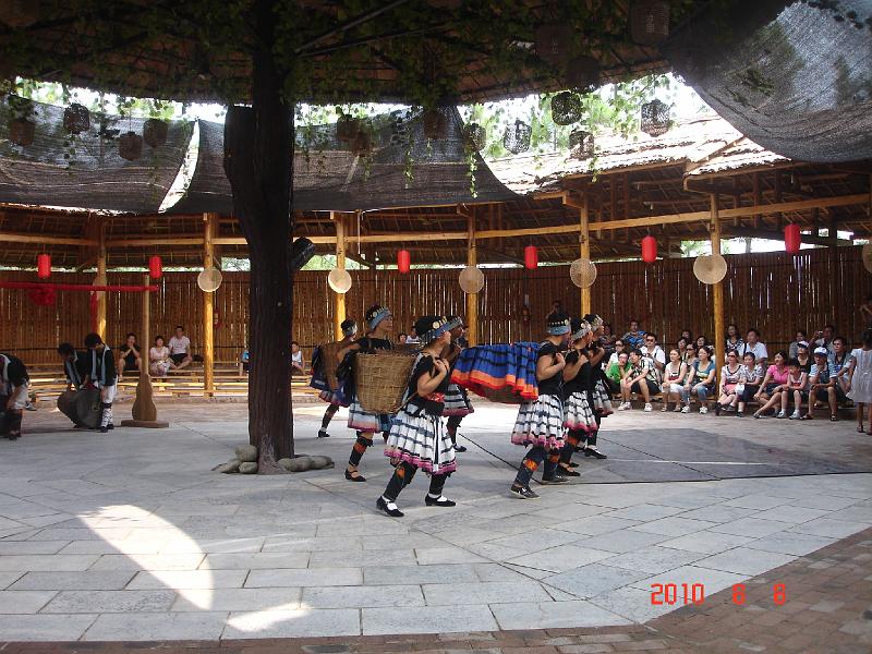 2010 (82).JPG - Aug 6-11, 2010 統一中山公司演講暨廣西桂林行 (桂林-義江緣) [Trip to Gueilin, Guanxi, China]-27