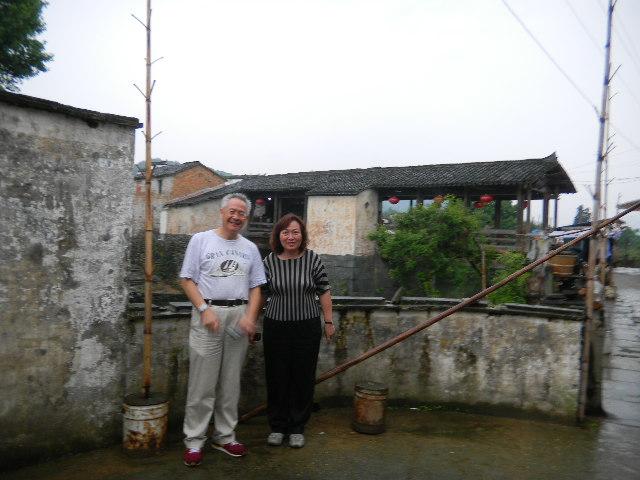 江西2010.6 219.jpg - June 5-13, 2010 武漢中科院水生所演講後江西行 (婺源恩溪延村) [Trip to Yan-xi-yan village, Jiangxi, China]-5