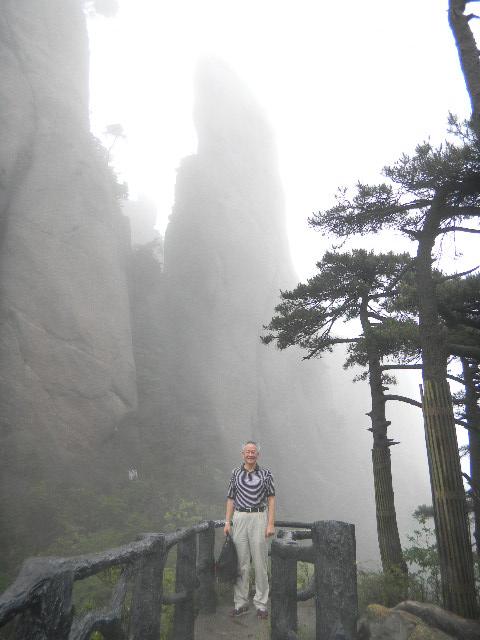江西2010.6 439.jpg - June 5-13, 2010 武漢中科院水生所演講後江西行 (三清山) [Trip to Mountain Sanqingshan, Jiangxi, China]-6