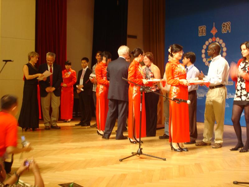 2010 (24).JPG - May 30-June 4 , 2010 14屆國際魚類營養學術研討會(XIV ISFNF) (中國大陸，青島) [XIV ISFNF, Qingdao, China]-7