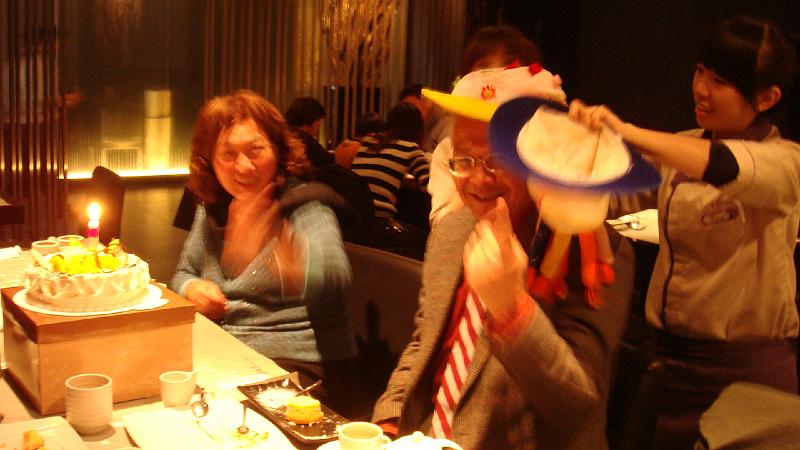 DSC09540.JPG - Jan 09, 2011 老師慶生會(基隆陶板屋) [Birthday Party for Prof. Shi-Yen Shiau (Taoban House)]-6