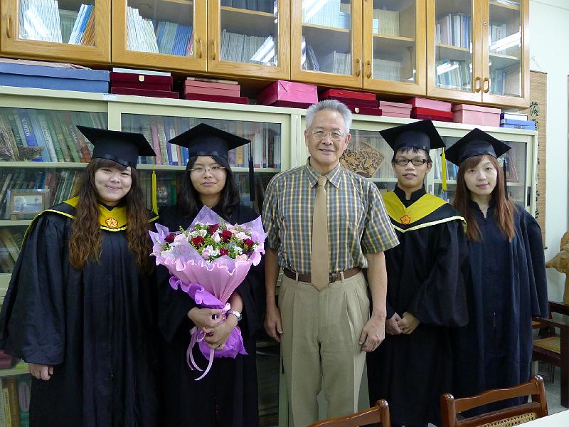 P1000432.JPG - June 10, 2011 海洋大學畢業典禮 [Graduation]-2
