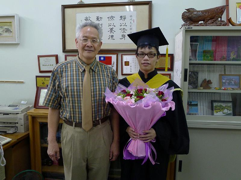 P1000438.JPG - June 10, 2011 海洋大學畢業典禮 [Graduation]-6