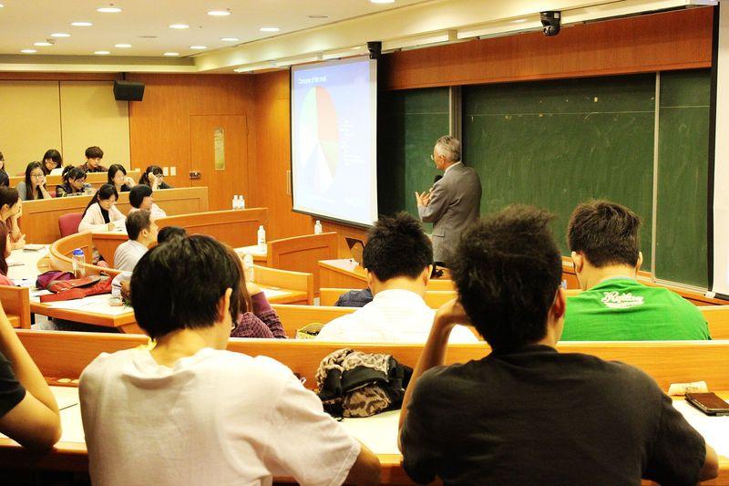 gallery_1038_9632997_91171.jpg - Oct 18, 2012 亞州大學生物科技系專題演講-7